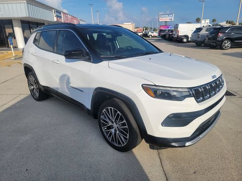 Used 2023 Jeep Compass Limited w/ Elite Group AWD/4WD image 7
