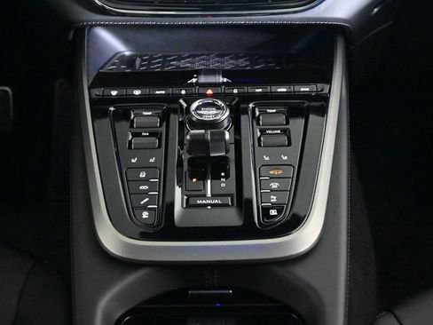 New 2026 Aston Martin DBX 707 image 13