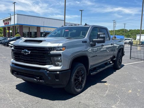 New 2026 Chevrolet Silverado 2500 Custom w/ Custom Value Package AWD/4WD image 2