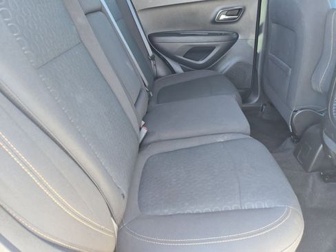 Used 2020 Chevrolet Trax LS image 18