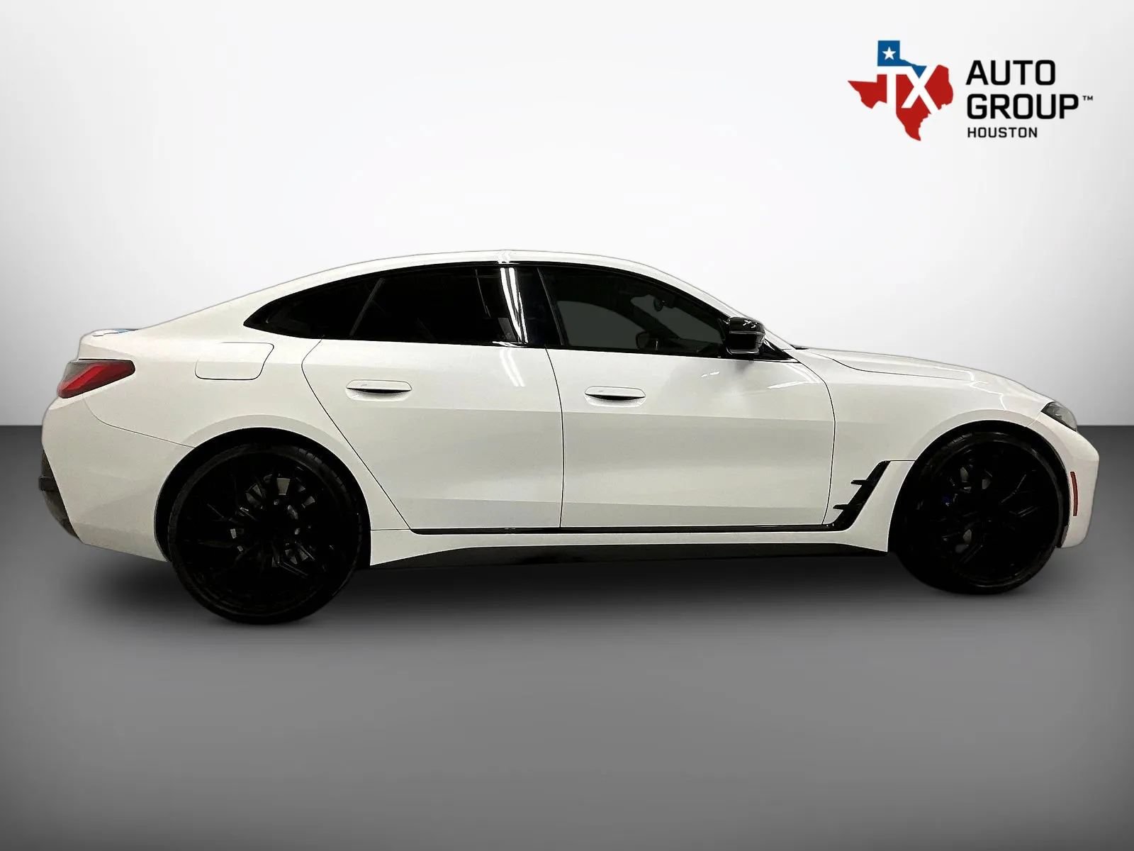 Used 2022 BMW M440i xDrive Gran Coupe w/ Shadowloine Package AWD/4WD image 9
