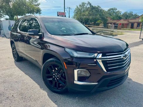 Used 2022 Chevrolet Traverse LT FWD image 3