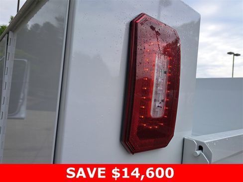 Used 2024 RAM 2500 Tradesman w/ Chrome Appearance Group image 33