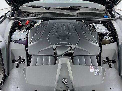 New 2026 Porsche Cayenne Base image 32