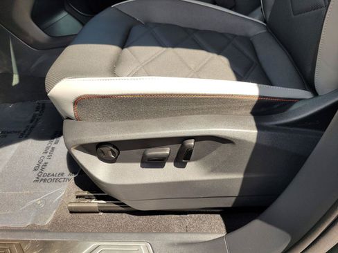 Certified 2025 Volkswagen Atlas Peak Edition SE AWD/4WD image 21