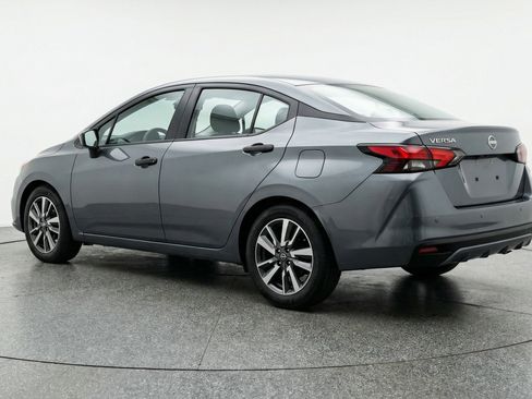 Used 2025 Nissan Versa SV FWD image 6