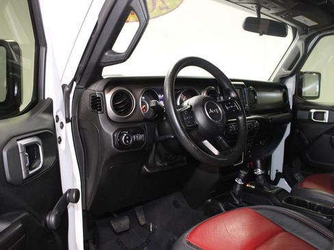 Used 2021 Jeep Gladiator Sport image 21