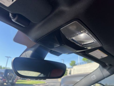 Used 2015 Jaguar F-TYPE R image 25