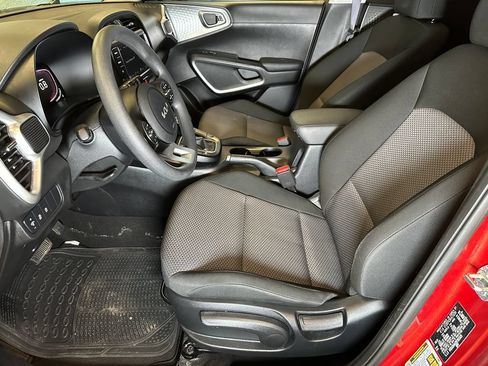 Used 2024 Kia Soul LX w/ Option Group 015 FWD image 20