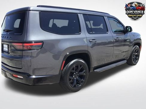 Used 2024 Jeep Wagoneer Series II AWD/4WD image 5