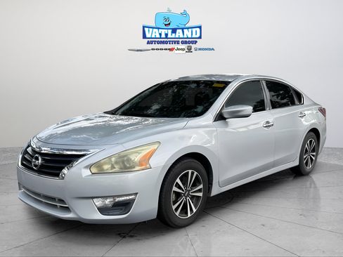 Used 2015 Nissan Altima 2.5 S w/ Power Driver Seat Package FWD image 1