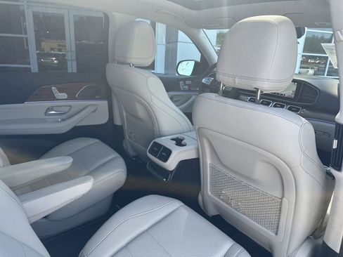 Used 2023 Mercedes-Benz GLS 450 4MATIC image 31
