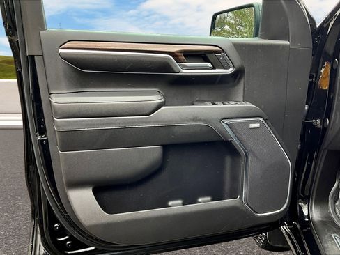 Used 2024 Chevrolet Silverado 1500 LT Trail Boss w/ Convenience Package II image 13