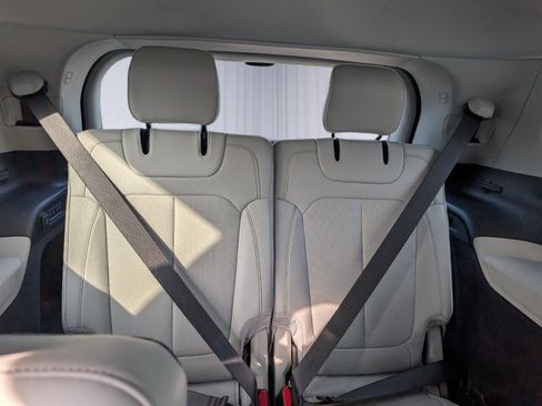 Used 2021 Jeep Grand Cherokee L Overland w/ Luxury Tech Group IV image 10