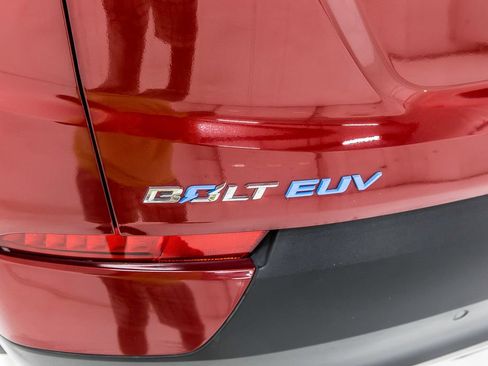 Used 2022 Chevrolet Bolt EUV Premier w/ Sun & Sound Package FWD image 4