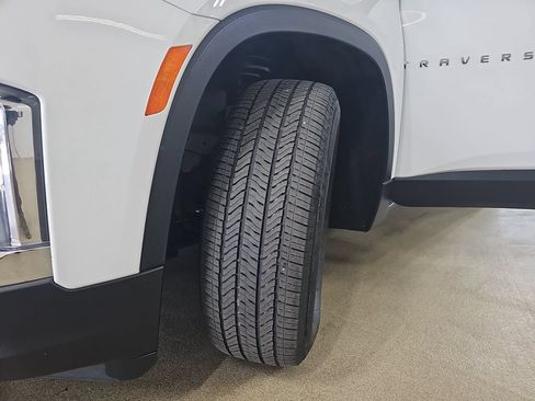 Used 2023 Chevrolet Traverse LT w/ LPO, Floor Liner Package AWD/4WD image 40