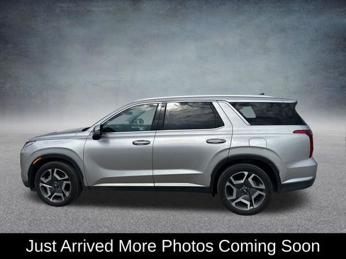 Used 2025 Hyundai Palisade Limited FWD image 2