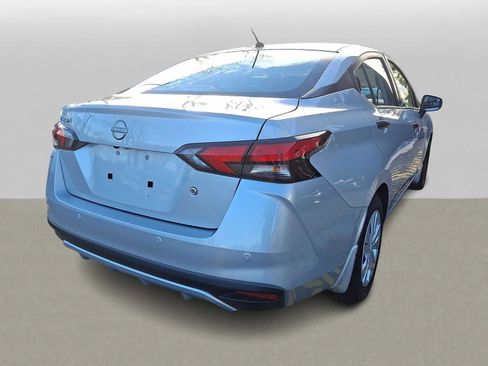 Used 2023 Nissan Versa S image 3