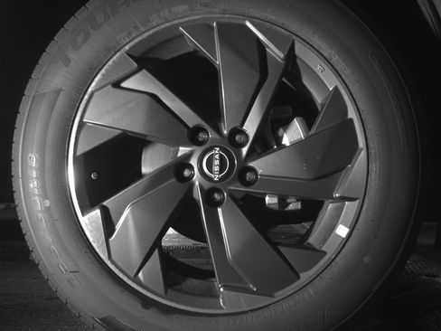 Used 2025 Nissan Rogue SV FWD image 13