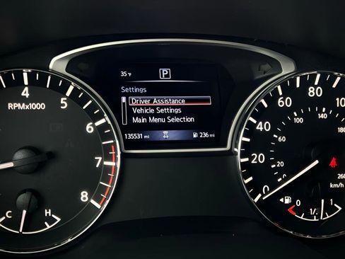 Used 2019 Nissan Pathfinder S image 41