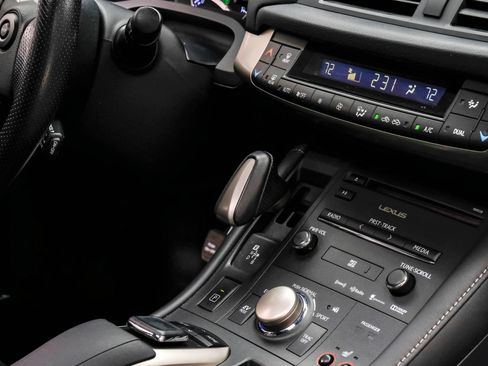 Used 2016 Lexus CT 200h w/ Navigation Package FWD image 25
