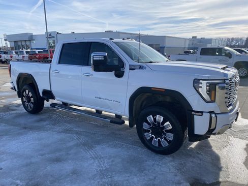 Used 2024 GMC Sierra 2500 Denali w/ Denali Reserve Package image 3