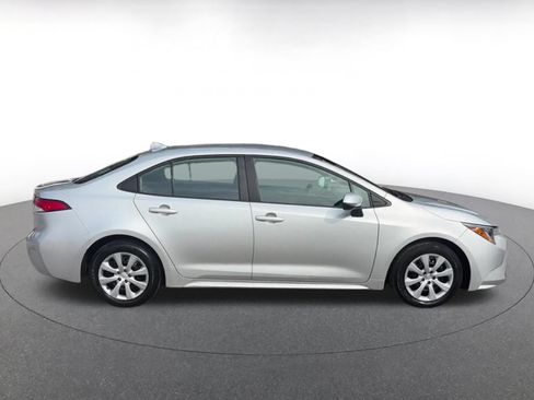 Used 2025 Toyota Corolla LE FWD image 16
