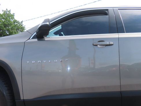Used 2018 Chevrolet Traverse LT FWD image 29