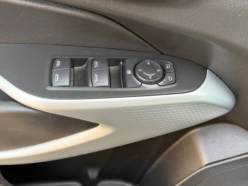 Used 2025 Chevrolet Trax LS image 8