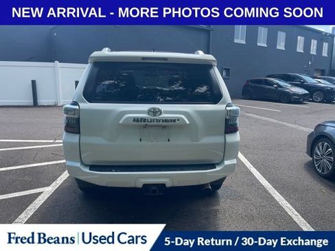 Used 2016 Toyota 4Runner SR5 AWD/4WD image 6