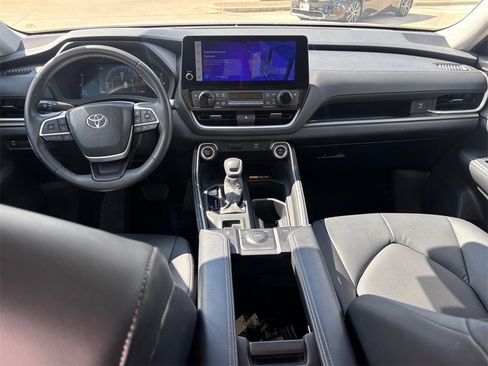 Certified 2024 Toyota Grand Highlander XLE image 28