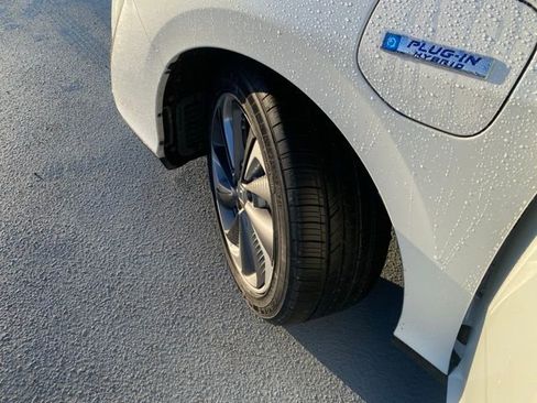 Certified 2018 Honda Clarity Touring image 26