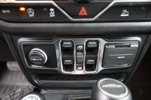 Used 2024 Jeep Gladiator Sport AWD/4WD image 27