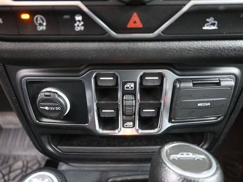 Used 2024 Jeep Gladiator Sport AWD/4WD image 27