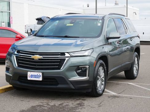 Used 2023 Chevrolet Traverse LT w/ Rear Camera Mirror Package AWD/4WD image 3