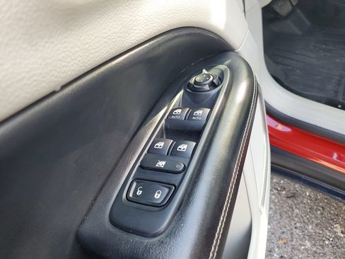 Used 2019 Jeep Compass Latitude FWD image 17