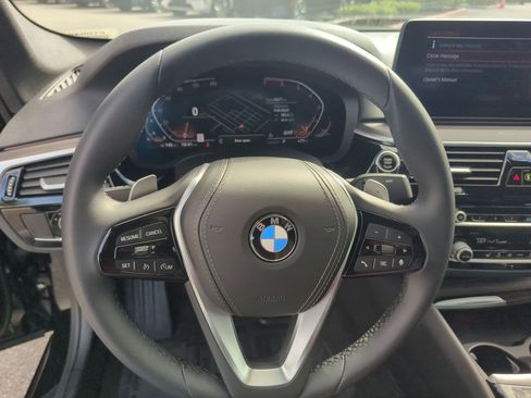 Certified 2022 BMW 530i w/ Convenience Package image 18