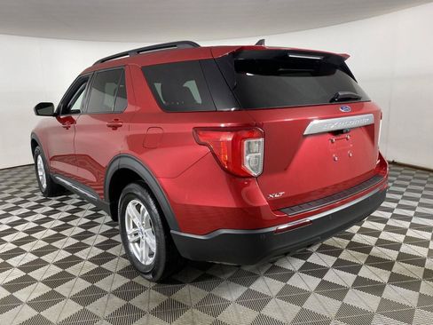 Used 2023 Ford Explorer XLT AWD/4WD image 14