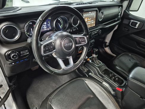 Used 2021 Jeep Wrangler Unlimited Sahara w/ Cold Weather Group AWD/4WD image 17