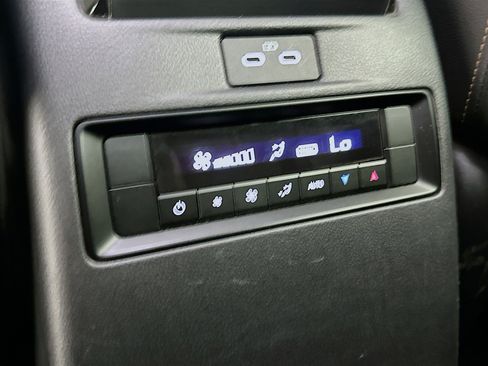 Used 2024 MAZDA CX-90 3.3 Turbo w/ Preferred Plus image 27