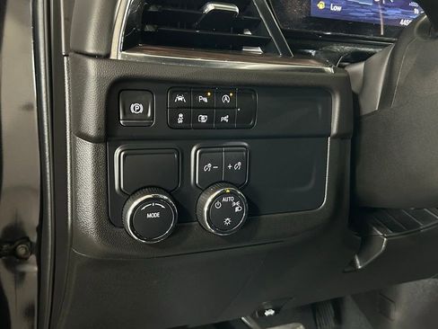 Used 2025 Chevrolet Suburban LT image 55