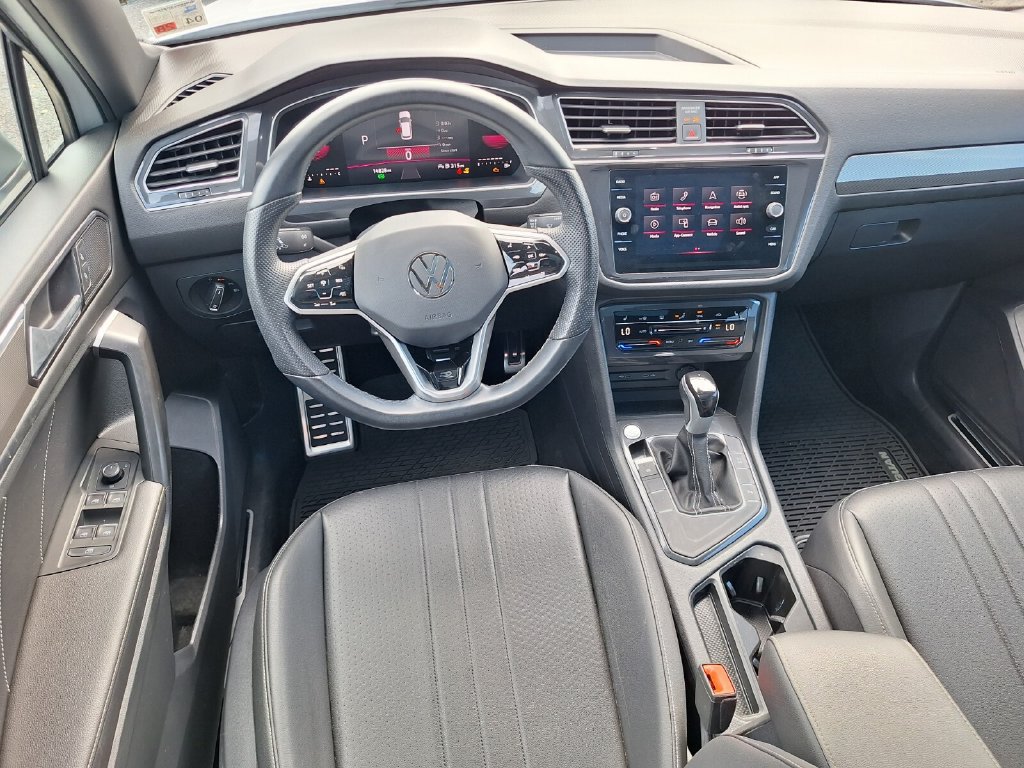 Used 2023 Volkswagen Tiguan SE R-Line FWD image 9