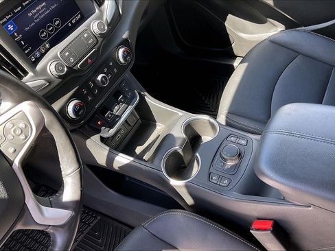 Used 2020 GMC Terrain SLT w/ Preferred Package image 16