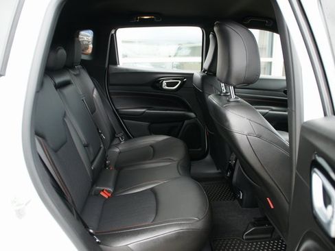 Used 2025 Jeep Compass Trailhawk image 29