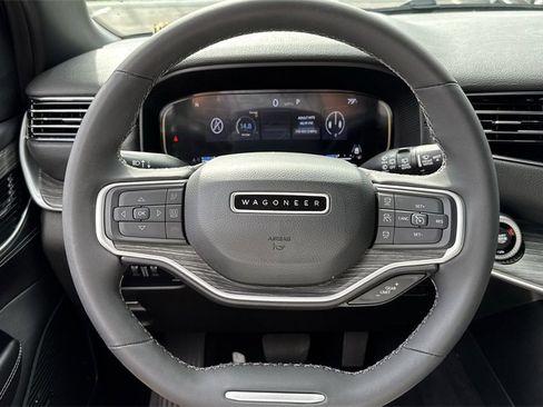 Used 2023 Jeep Wagoneer Series II image 49