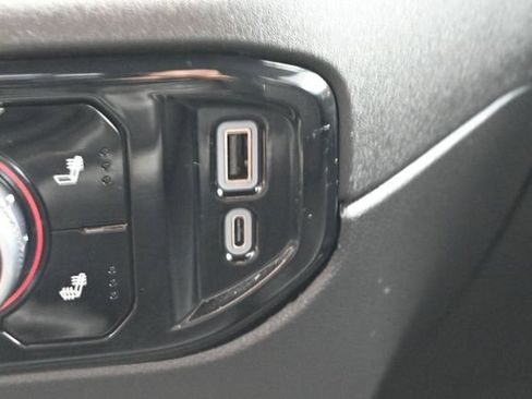 Used 2024 GMC Sierra 1500 SLT AWD/4WD image 14