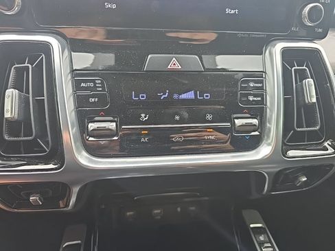 Used 2023 Kia Sorento SX FWD image 18