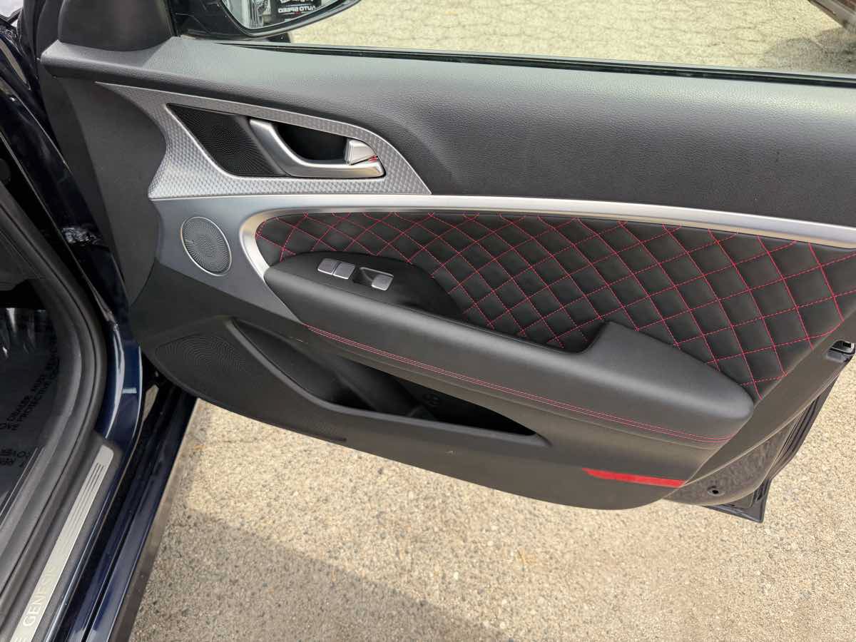 Used 2023 Genesis G70 3.3T image 15
