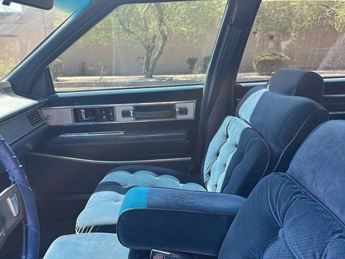 Used 1990 Oldsmobile 88 Royale Brougham image 37