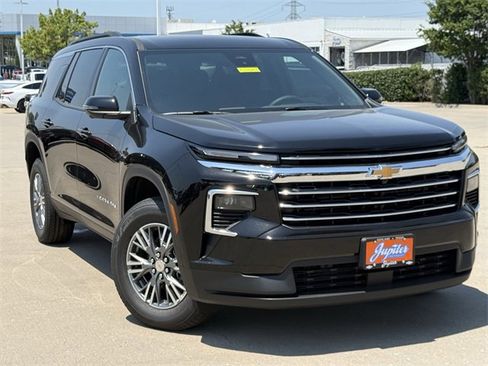 New 2026 Chevrolet Traverse LT w/ Driver Confidence Package image 2